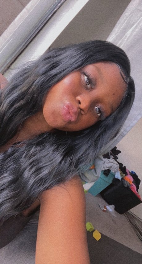 Nacktes geleaktes OnlyFans-Foto von Anglaaaa
