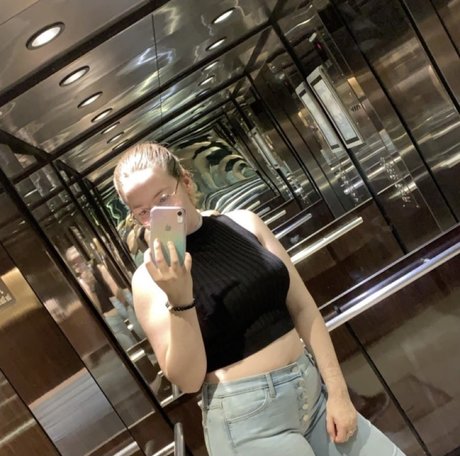 Nacktes geleaktes OnlyFans-Foto von Alaina