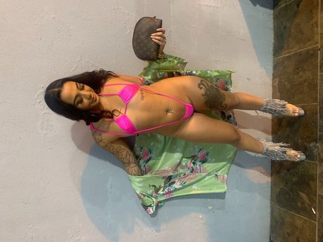 Nacktes geleaktes OnlyFans-Foto von Babyhoney