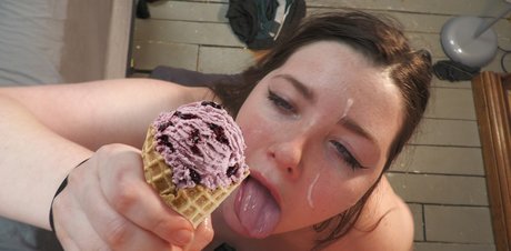Nacktes geleaktes OnlyFans-Foto von Ash