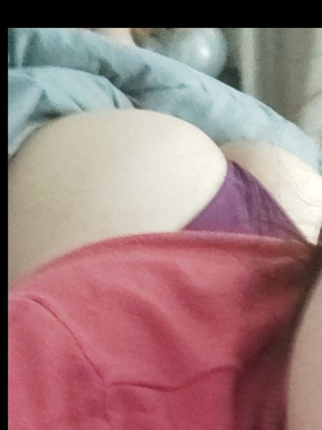 Nacktes geleaktes OnlyFans-Foto von Babybad