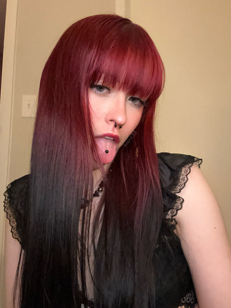 Nacktes geleaktes OnlyFans-Foto von Goth Babe