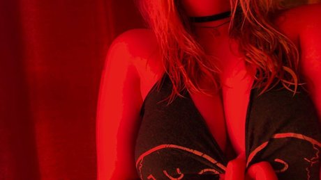 Nacktes geleaktes OnlyFans-Foto von Lola