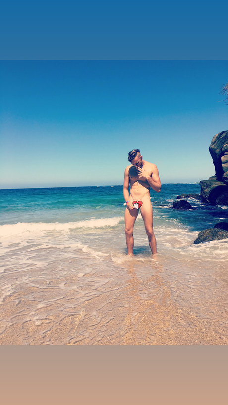 Nacktes geleaktes OnlyFans-Foto von Max