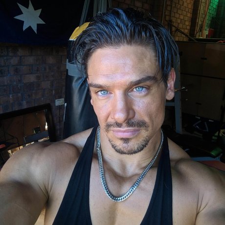 Nacktes geleaktes OnlyFans-Foto von Maxflex