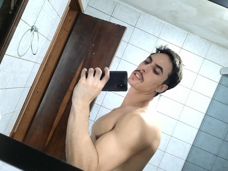 Nacktes geleaktes OnlyFans-Foto von Maurcio