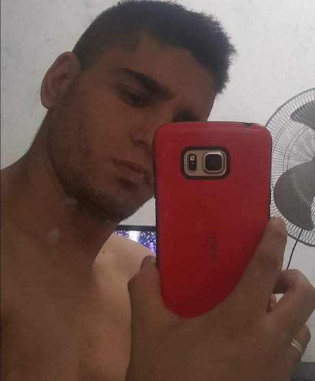 Nacktes geleaktes OnlyFans-Foto von Mauricapital