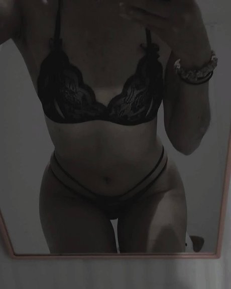 Nacktes geleaktes OnlyFans-Foto von Kazuki Nya Uwur