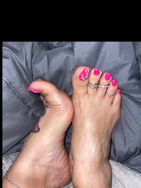 Nacktes geleaktes OnlyFans-Foto von Beauti Feet