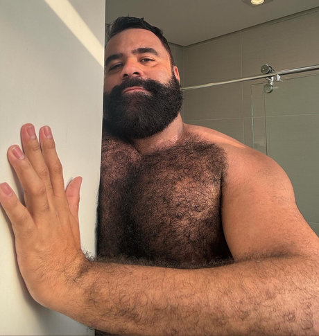 Nacktes geleaktes OnlyFans-Foto von Bearwoofbr