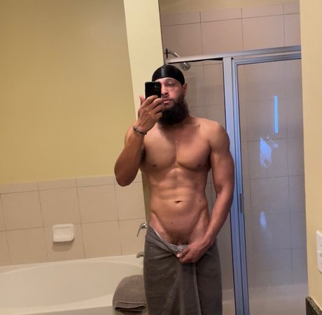 Nacktes geleaktes OnlyFans-Foto von Beardgod360