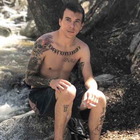 Nacktes geleaktes OnlyFans-Foto von Matty Boi