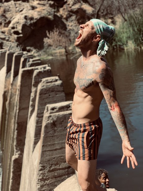 Nacktes geleaktes OnlyFans-Foto von Dick Dickensen