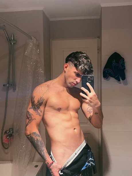 Nacktes geleaktes OnlyFans-Foto von Mateo Sarc