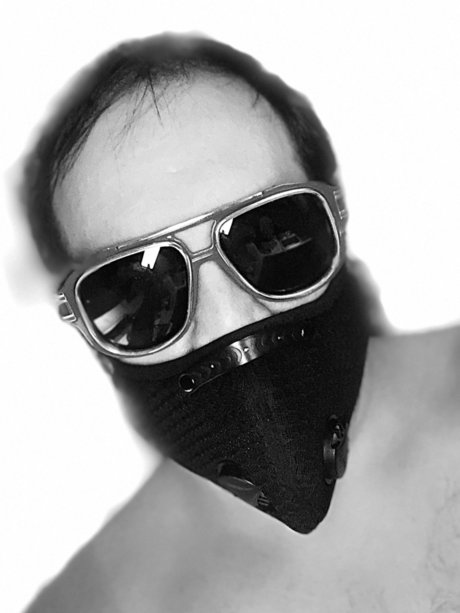 Nacktes geleaktes OnlyFans-Foto von Masked Mountain Man