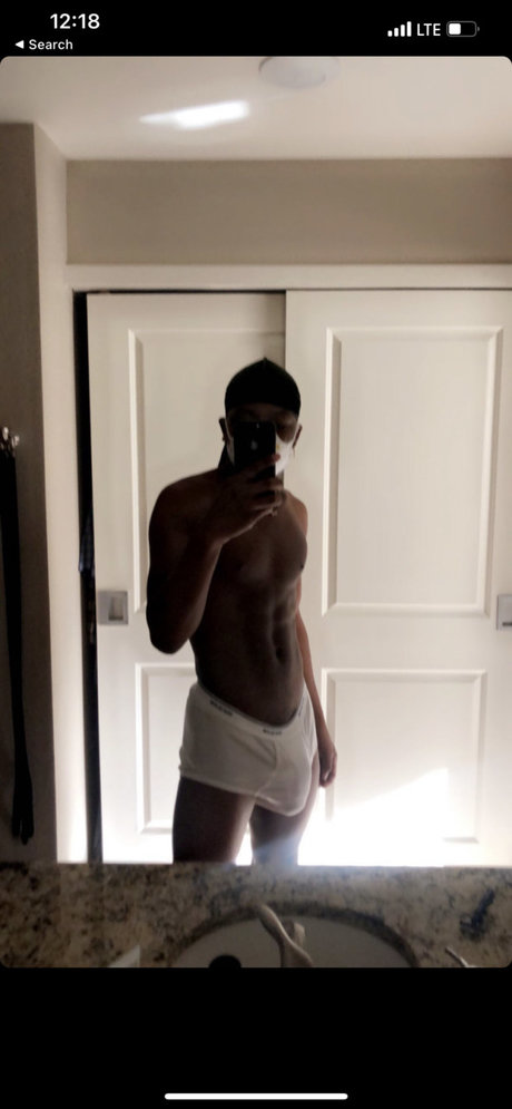Nacktes geleaktes OnlyFans-Foto von Call Me Daddy 