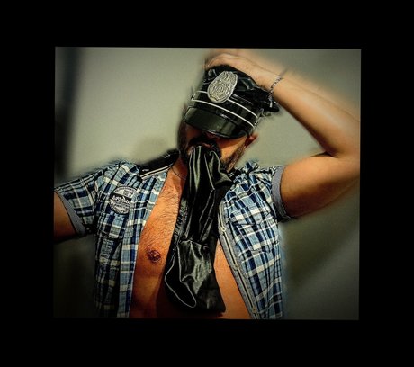 Nacktes geleaktes OnlyFans-Foto von Masked Daddy 