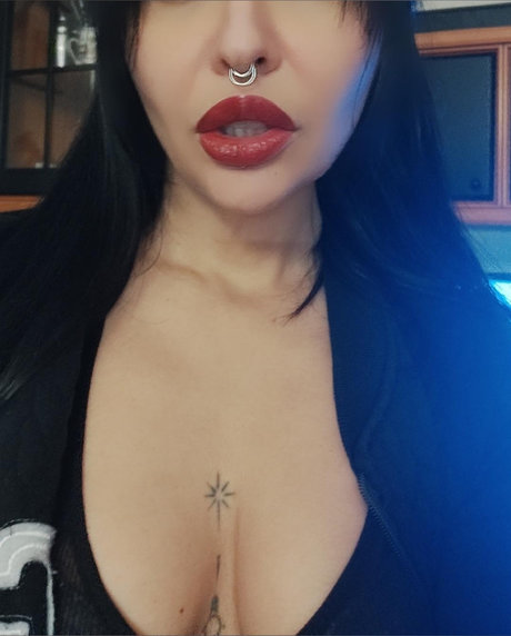 Nacktes geleaktes OnlyFans-Foto von Mashareal84