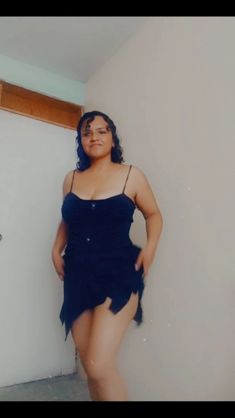 Nacktes geleaktes OnlyFans-Foto von Angelsheart