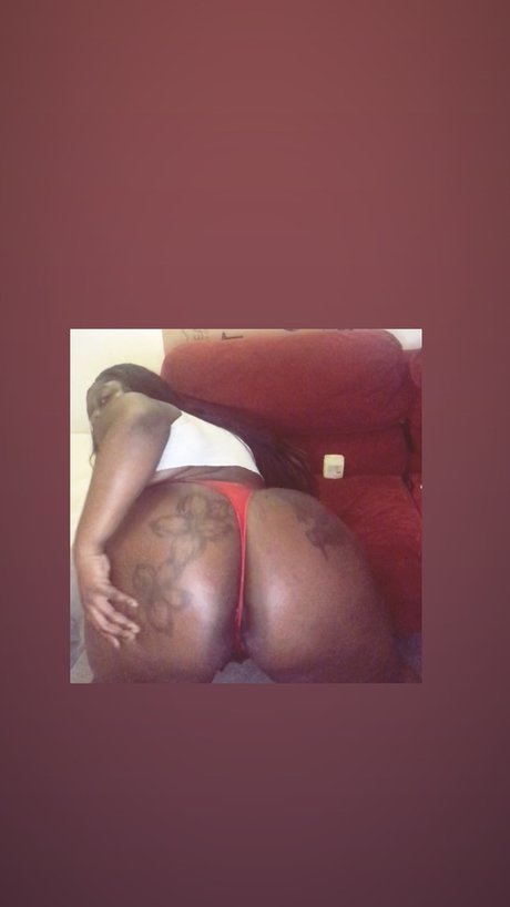 Nacktes geleaktes OnlyFans-Foto von Blacmommi