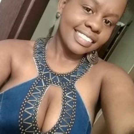 Nacktes geleaktes OnlyFans-Foto von Black Monique