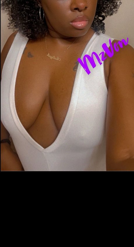 Nacktes geleaktes OnlyFans-Foto von Mzvon2u