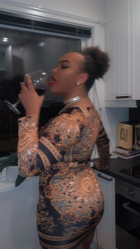 Nacktes geleaktes OnlyFans-Foto von Queenb