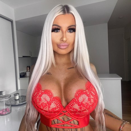 Nacktes geleaktes OnlyFans-Foto von Blondebarbiebimb
