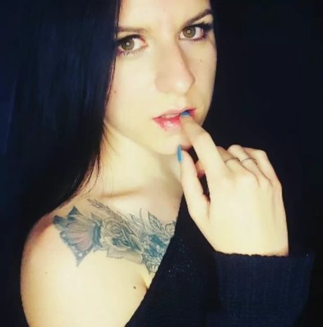 Nacktes geleaktes OnlyFans-Foto von Disi