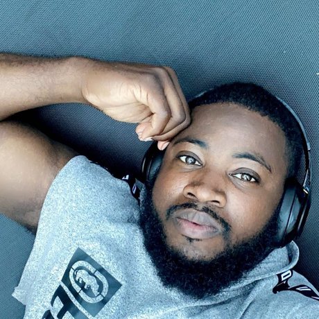 Nacktes geleaktes OnlyFans-Foto von Blacktruck