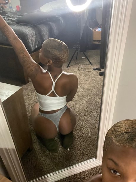 Nacktes geleaktes OnlyFans-Foto von Sheilah Grey