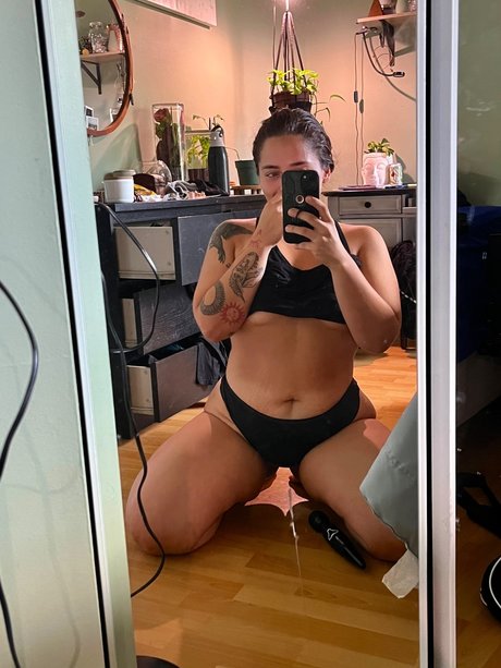Nacktes geleaktes OnlyFans-Foto von May