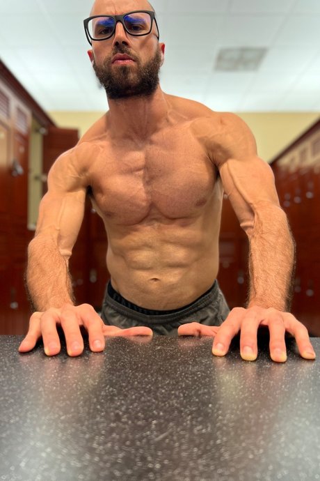 Nacktes geleaktes OnlyFans-Foto von Max