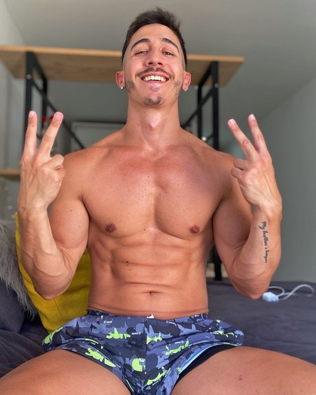Nacktes geleaktes OnlyFans-Foto von Joan Wolfie  0  