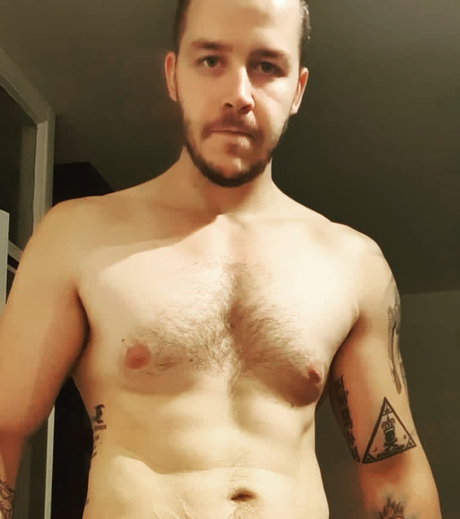 Nacktes geleaktes OnlyFans-Foto von Maxmrwhite117