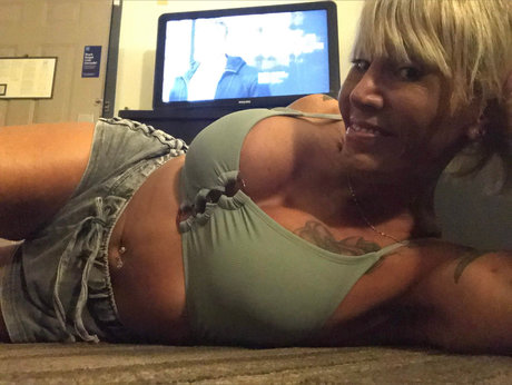 Nacktes geleaktes OnlyFans-Foto von Meshi