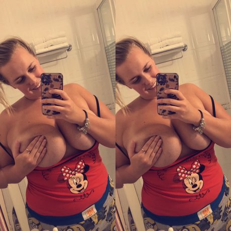 Nacktes geleaktes OnlyFans-Foto von 