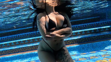 Nacktes geleaktes OnlyFans-Foto von Kat