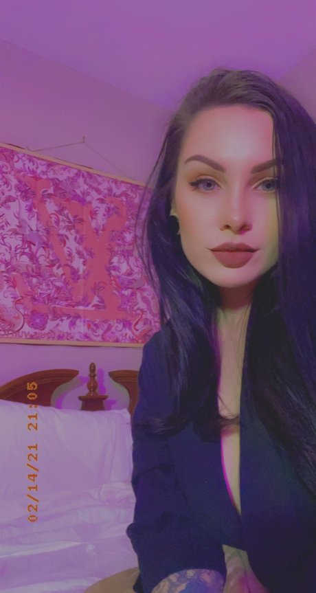 Nacktes geleaktes OnlyFans-Foto von Merlot Massacre