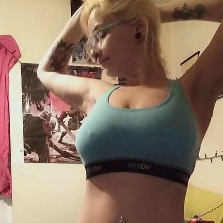 Nacktes geleaktes OnlyFans-Foto von Bigttgothgfkirikheaux