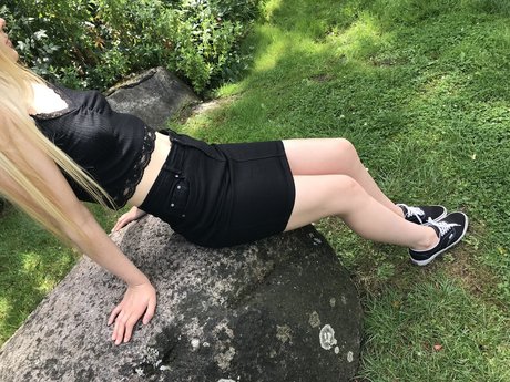 Nacktes geleaktes OnlyFans-Foto von Mercedes Madelief Curiousgirl