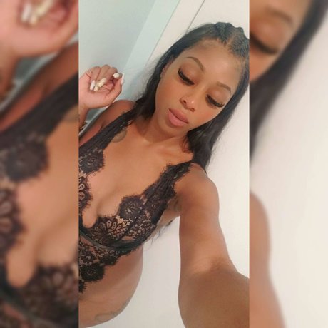 Nacktes geleaktes OnlyFans-Foto von Meli