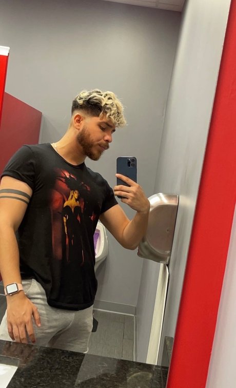 Nacktes geleaktes OnlyFans-Foto von Captain Hook