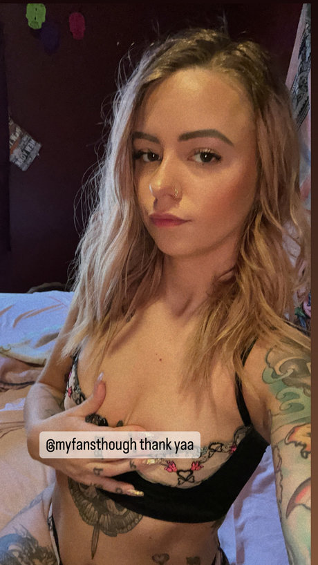 Nacktes geleaktes OnlyFans-Foto von I Love You