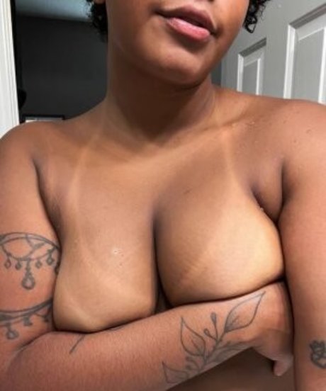 Nacktes geleaktes OnlyFans-Foto von Mamasagi