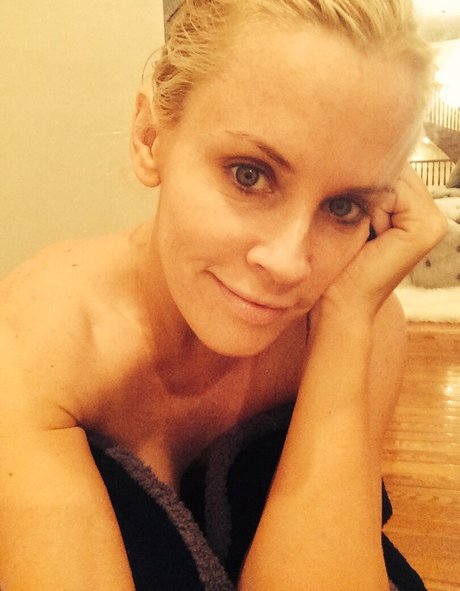 Nacktes geleaktes OnlyFans-Foto von Jenny Mccarthy