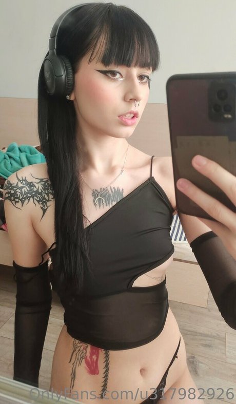 Nacktes geleaktes OnlyFans-Foto von Nefertitixxx