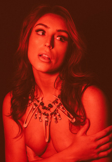 Nacktes geleaktes OnlyFans-Foto von Christiana Cinn