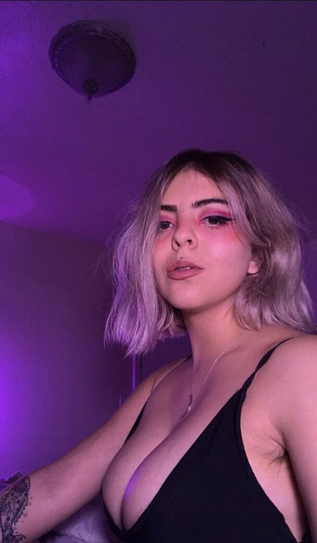 Nacktes geleaktes OnlyFans-Foto von Dailydaisy