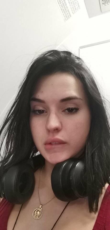 Nacktes geleaktes OnlyFans-Foto von Sereniakeer
